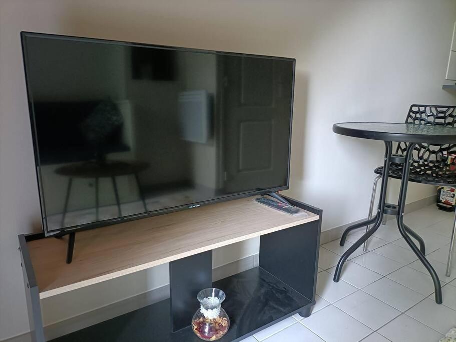 Agreable Et Paisible Studio Franqueville-Saint-Pierre Екстериор снимка